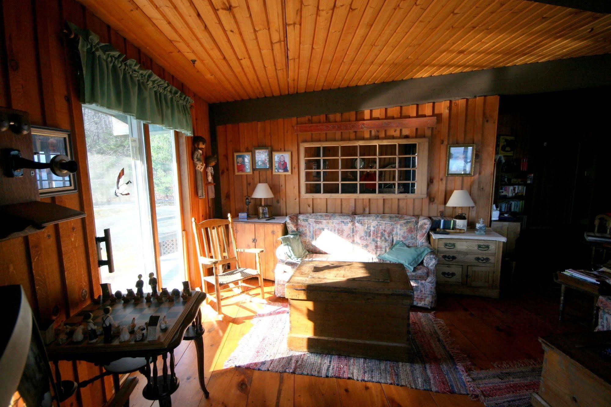 Stouffermill Bed & Breakfast Algonquin Highlands Exterior foto
